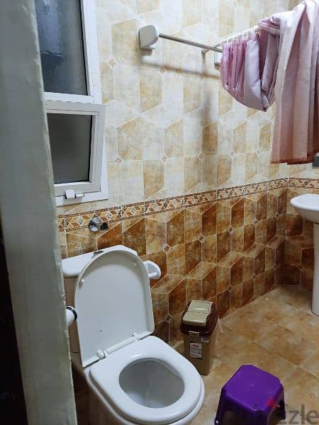 غرفة خاصة وحمام مع مطبخ مشترك ب100 رع 2