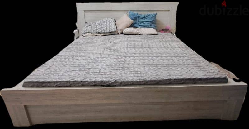King Sized Bed For Cheap 0