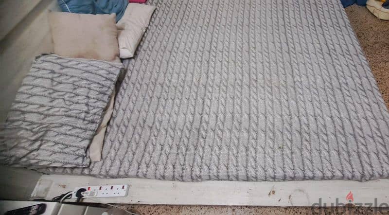 King Sized Bed For Cheap 3