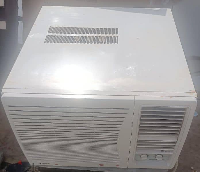 Window AC GREE 1.5 small compressor wood quality made in China 6