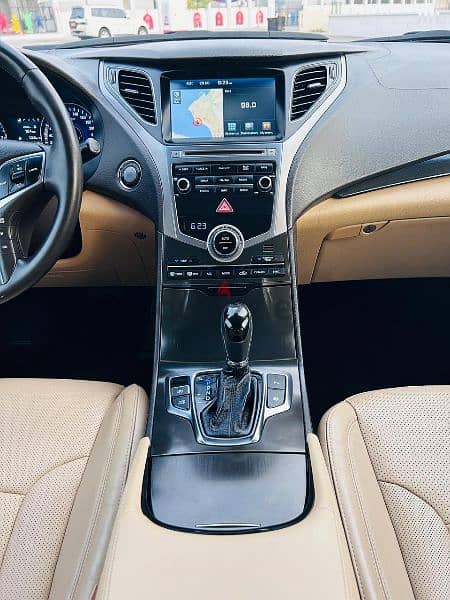 Hyundai Azera 2017 GCC Oman for sale 16