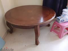 Round coffee table 0