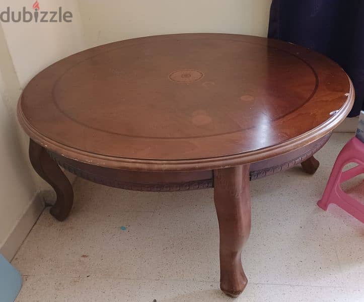 Round coffee table 1