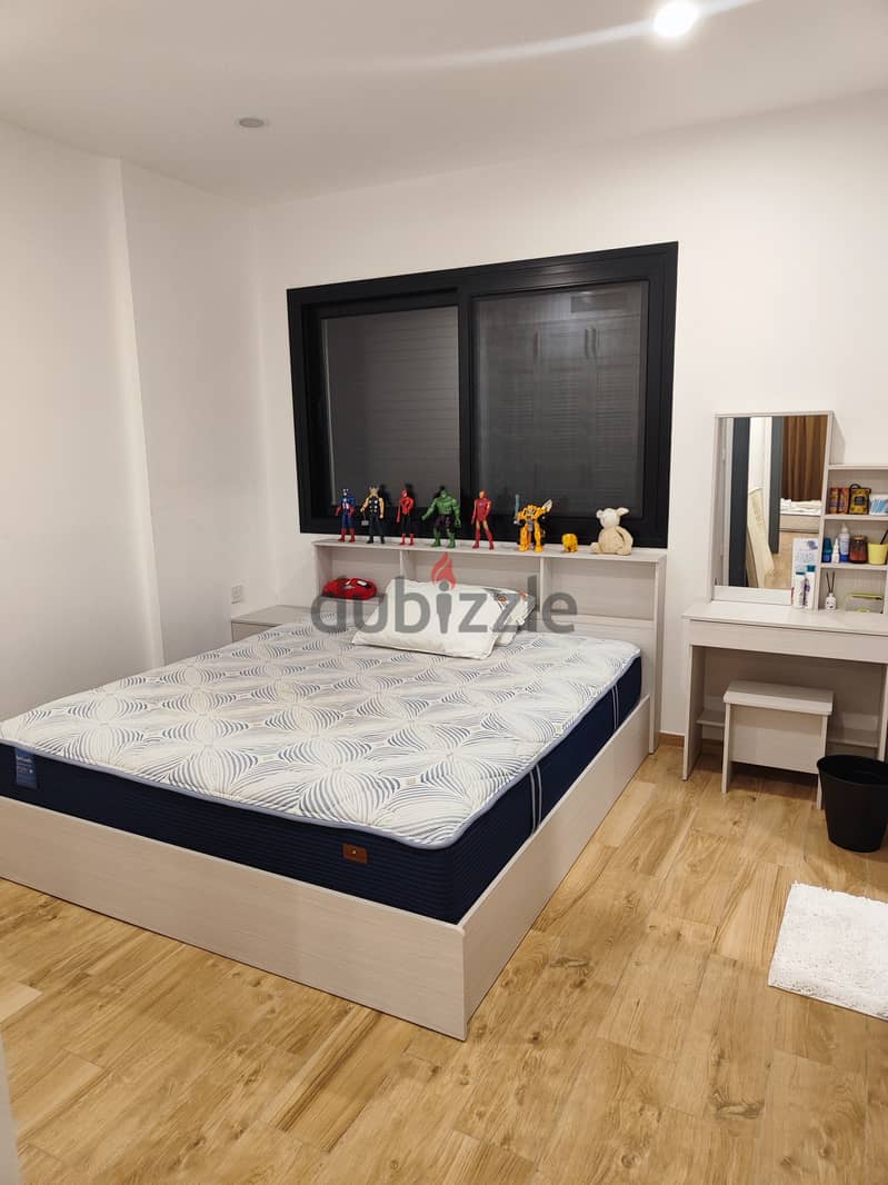 Bed set and King Size Mattress 1