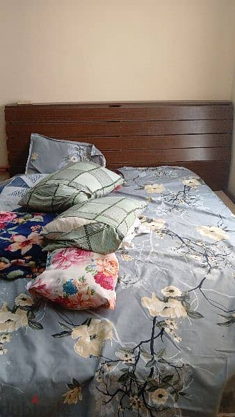 good condition bed and cupboard for sale 50 omar 2