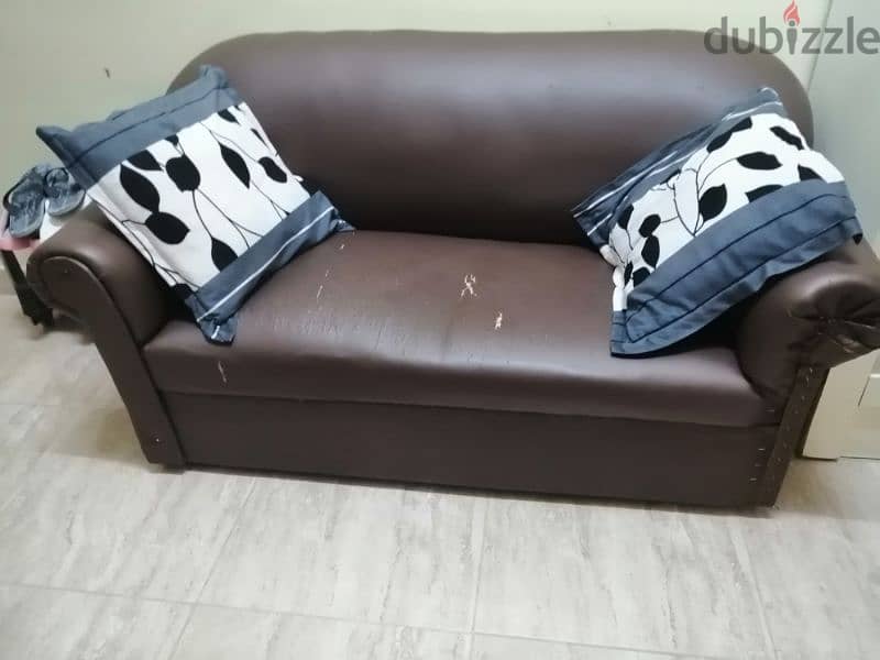 sofa and 2 pillow 1