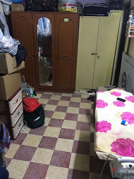 Bed space available near Alseeb souq 3