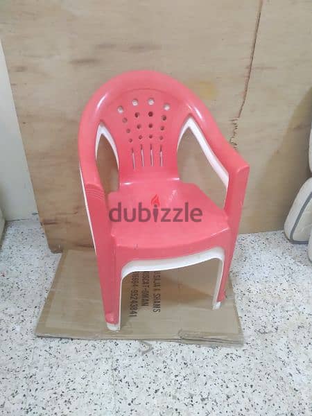 Big language and  plastic seating chairs cloth dry stand 1