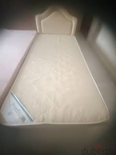 Bed for sale in darsait 0