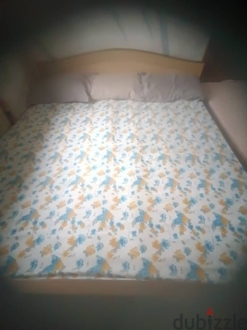 Bed for sale in darsait 6