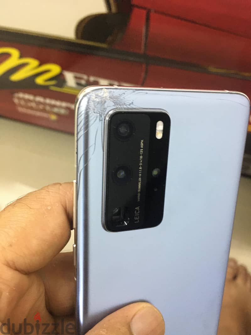 Huawei P40 Pro 5g ( a small crack in the back side) 2