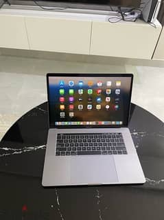 MacBook pro 2019 i9 8 core