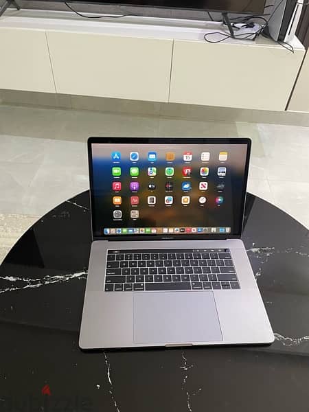 MacBook pro 2019 i9 8 core 0