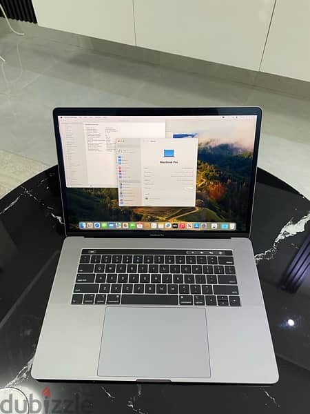 MacBook pro 2019 i9 8 core 4