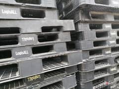 plastic pallets available for sale 0