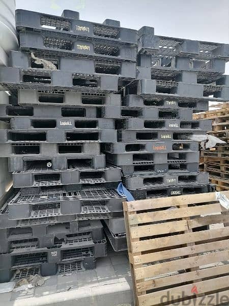 plastic pallets available for sale 1