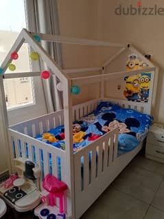 سرير عدد 2 لاطفال بحالة ممتازة للبيع