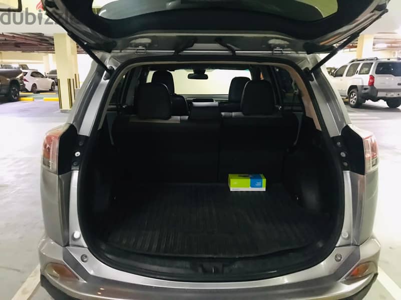 Toyota Rav 4 - XLE - 2018 AWD Excellent condition Urgent sales 9