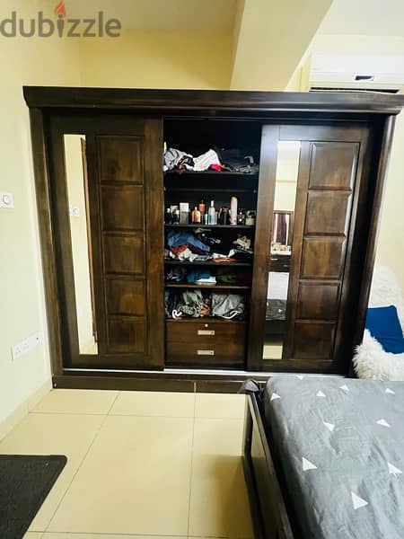 Bed Room Set in good condition 7