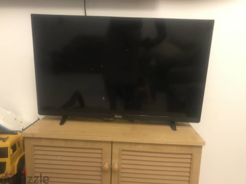 Tv in good condtion for sale for 25 1