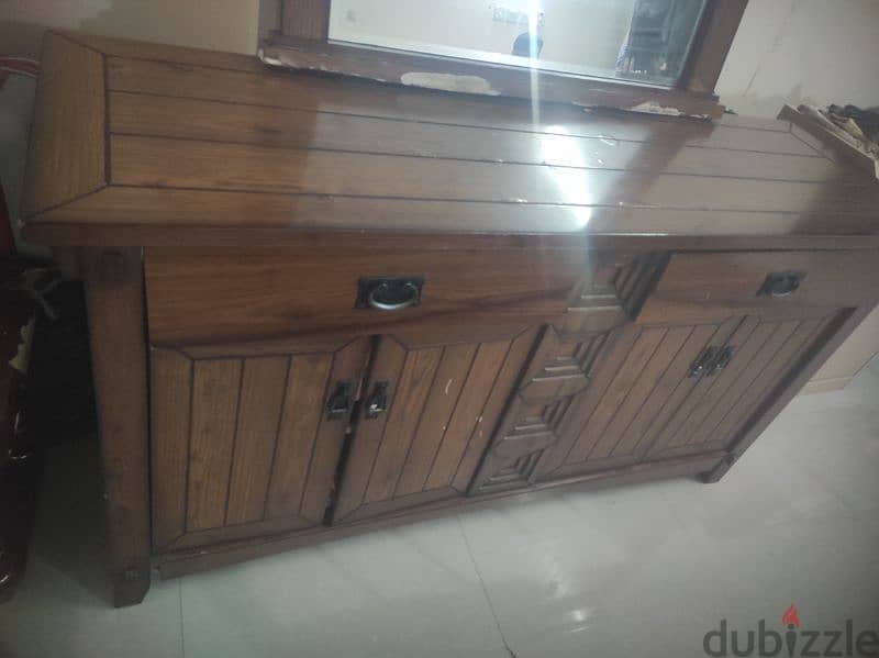 Mirror with Cup board for sale in Mabelah 2