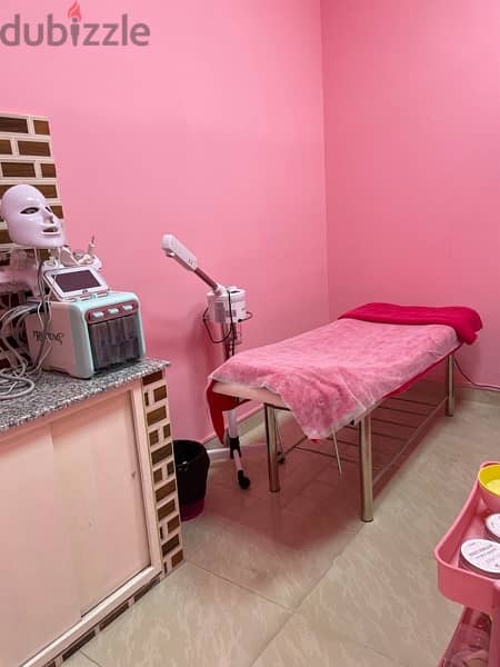 Ladies Beauty Salon for sale located in Al khuwair 19