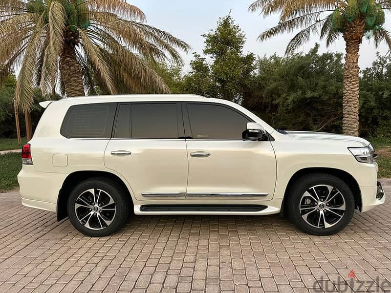 Excellent Toyota Land Cruiser 2021 Accident Free. 1