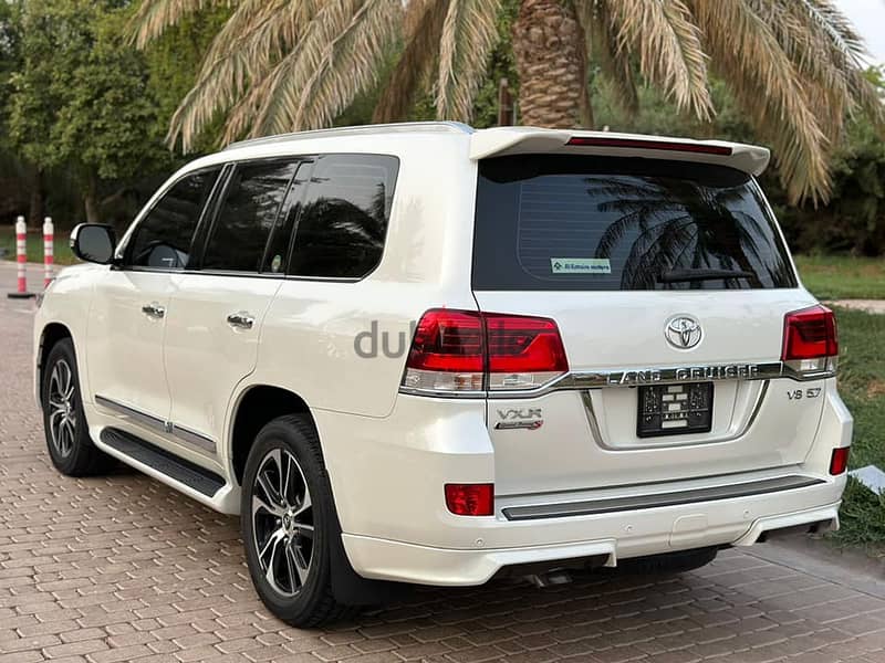 Excellent Toyota Land Cruiser 2021 Accident Free. 2