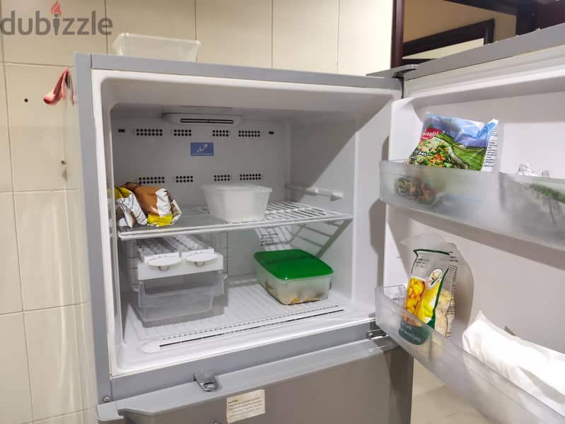 Hitachi Refrigerator 440 Liters 1