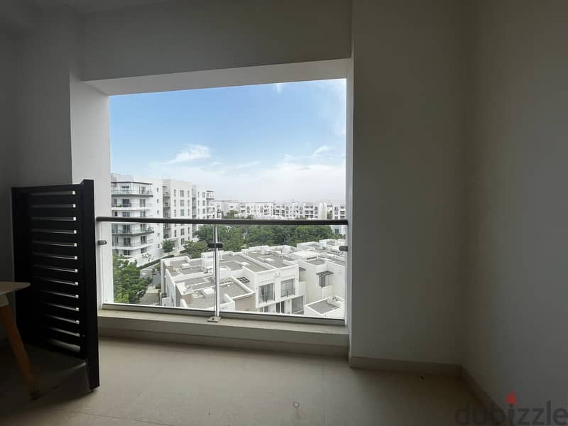 2 BR + Study Room Elegant Apartment in Al Mouj – Marsa 2 3