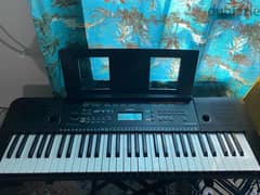 Yamaha Keyboard with set accessories