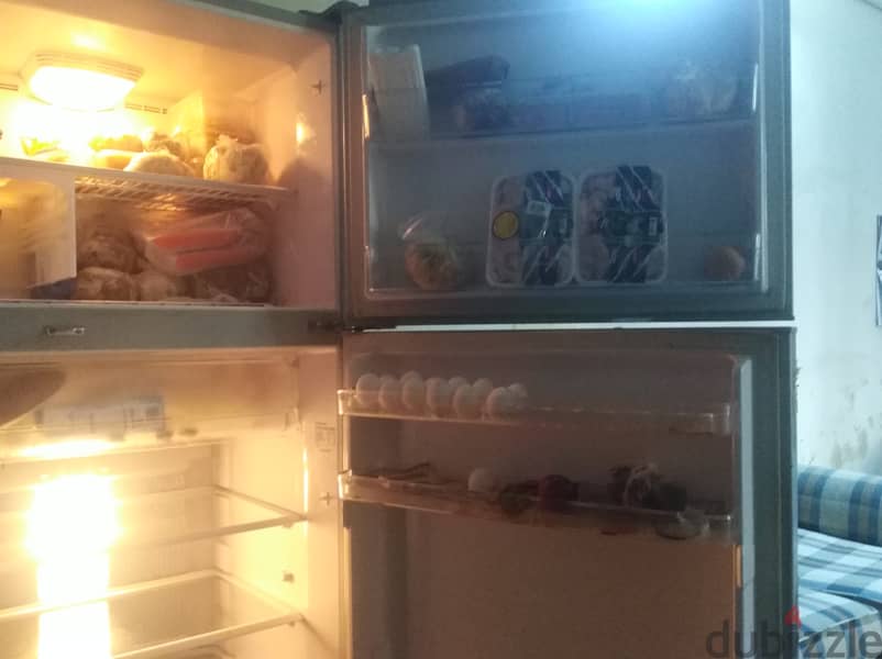 ORIGINAL HITACHI XXX LARGEST SIZE,  EXCELLENT FRIDGE 3