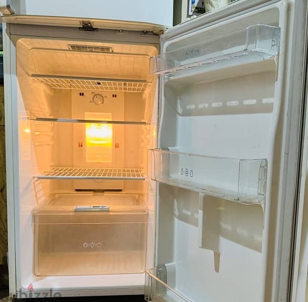 LG 250 ltrs Frost Free Refrigerator 1