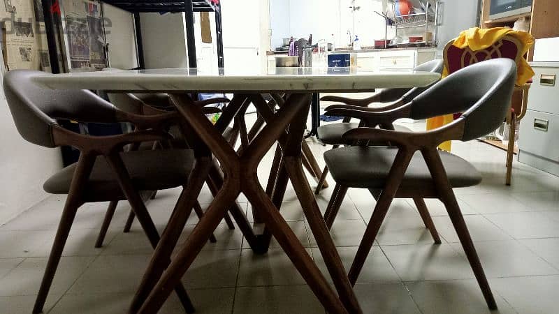 Marble Dinning table with 4 chair 4