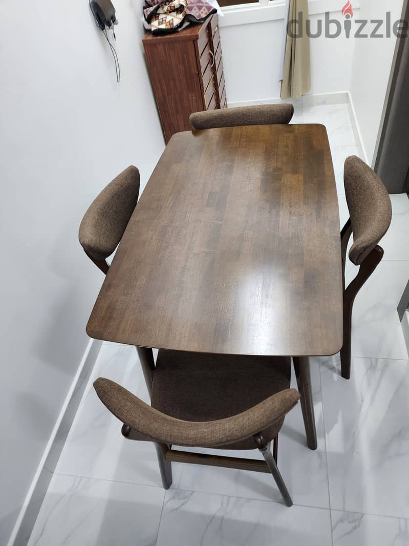 dining table used for 8 months only from home r us 1