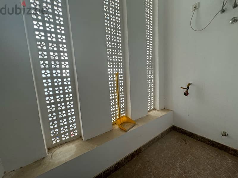amazing flat 2 bhk for rent in ghubra behind royal hospital 10