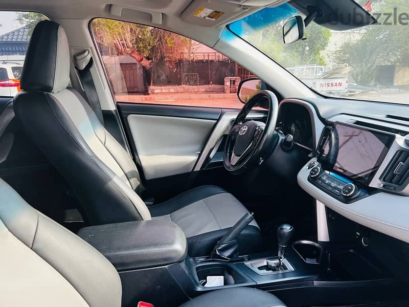 Toyota Rav 4 2018 XLE - AWD Good Condition 4