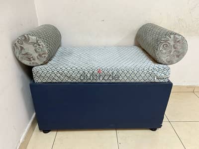 Cushion Seat with Both side Rolled Pillows