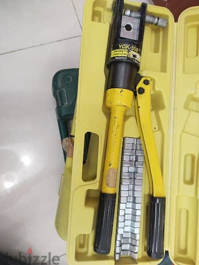 Electrical cable leg Grimping Tool