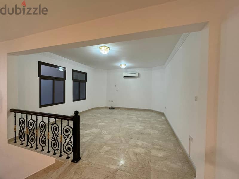 4 + 1 BR Stunning Villa for in Ghubra 4