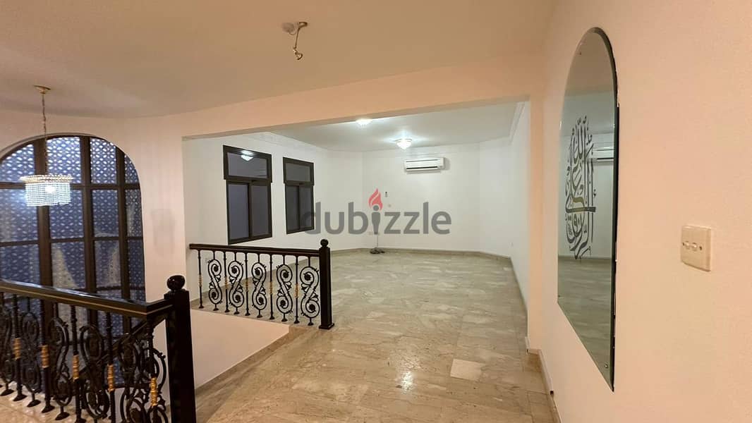 4 + 1 BR Stunning Villa for in Ghubra 8