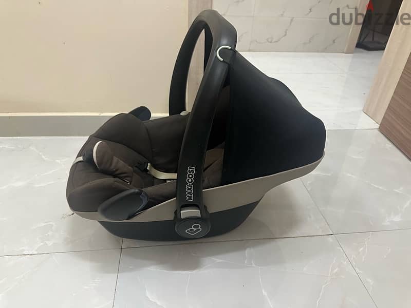 Maxi cosi baby car seat 1