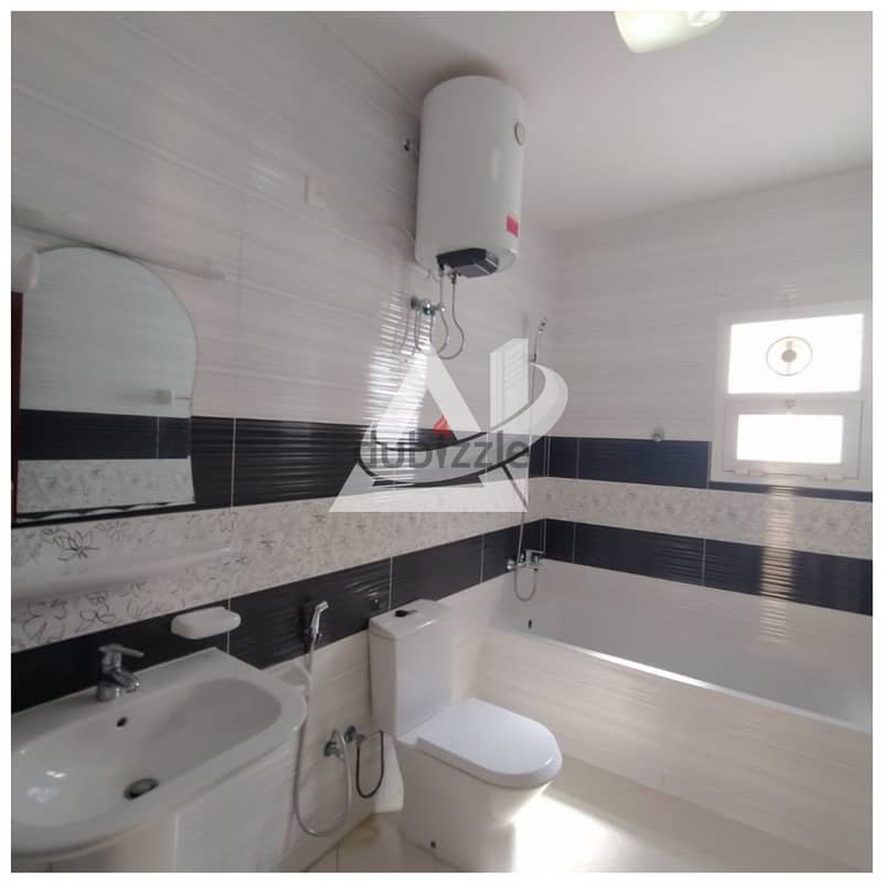 ADV928** 5BHK+maid؛ villa in a complex located al shatti qurum 6