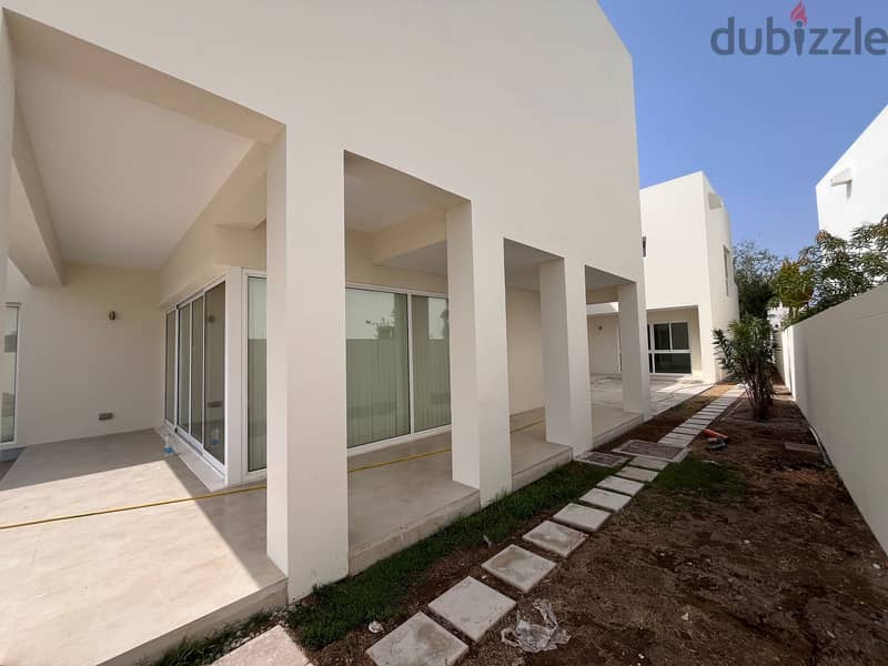 5 + 1 BR Fantastic Villa in Al Mouj for Rent 2