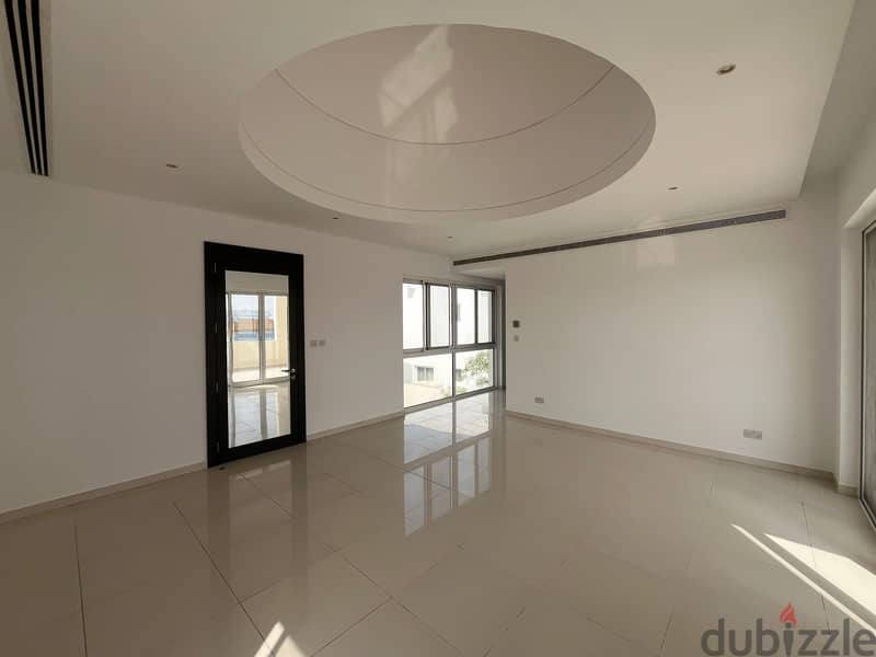 5 + 1 BR Fantastic Villa in Al Mouj for Rent 10