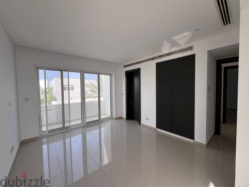 5 + 1 BR Fantastic Villa in Al Mouj for Rent 17