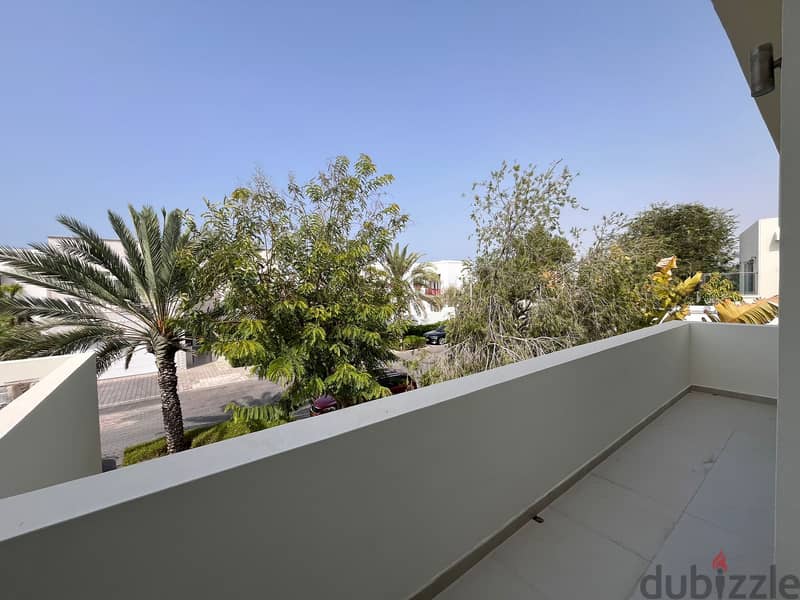 5 + 1 BR Fantastic Villa in Al Mouj for Rent 18