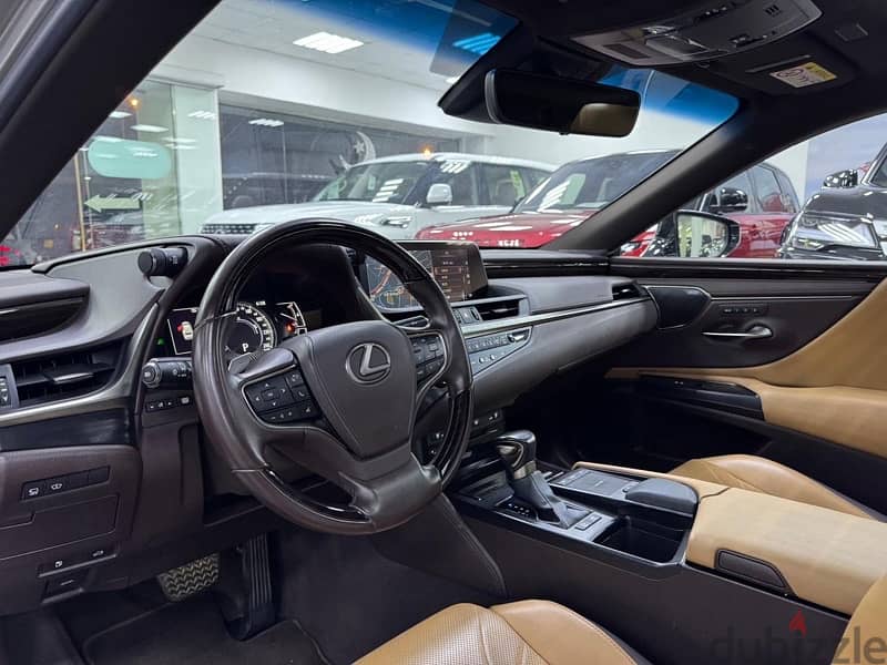 Lexus ES 300 hybrid 2019 6