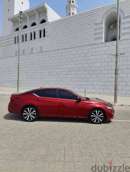 Nissan Altima 2019 4