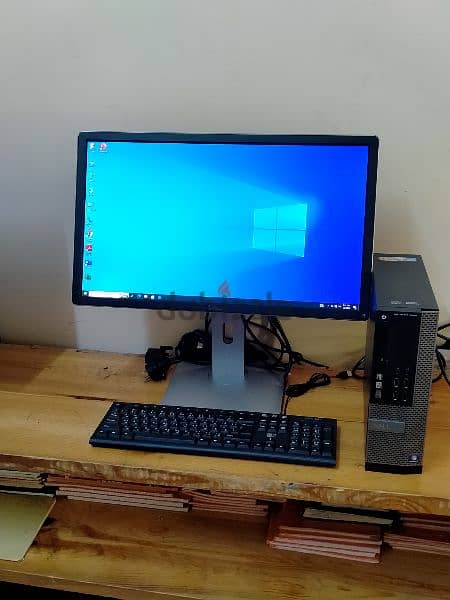 Dell Core i7 8gb Ram 256gb ssd 24 Inch Dell Monitor 0